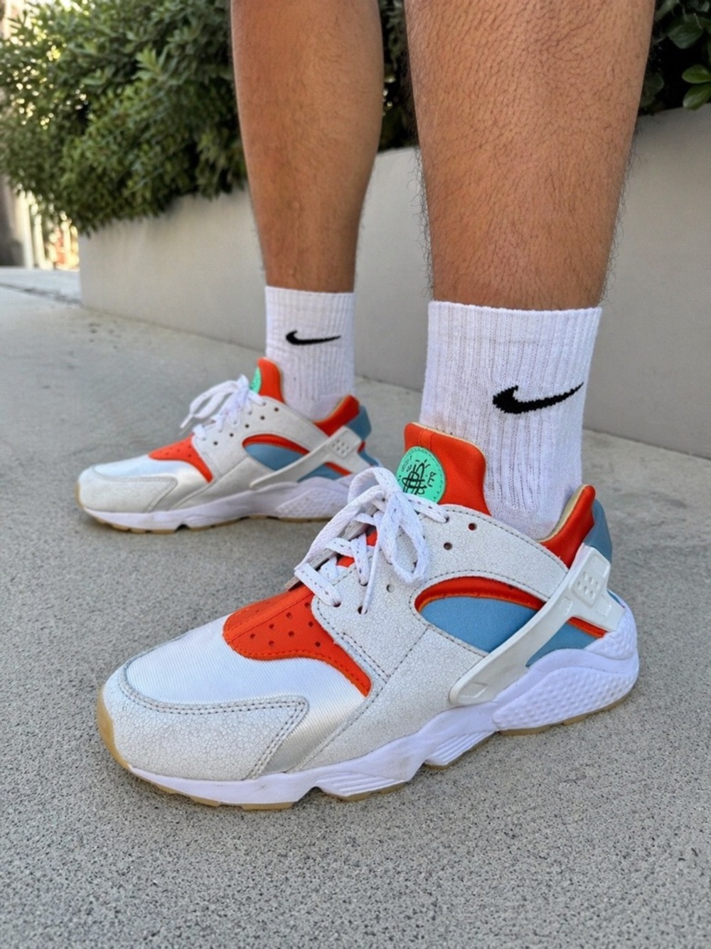 Nike Air Huarache White Orange Blue Men’s Size 9 Sneakers EU 42.5 - Picture 2 of 12